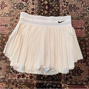 Nike Slam Pleated Skirt